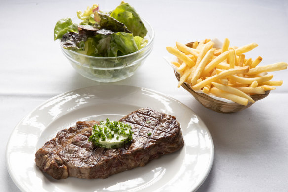 Steak frites, a France-Soir signature.