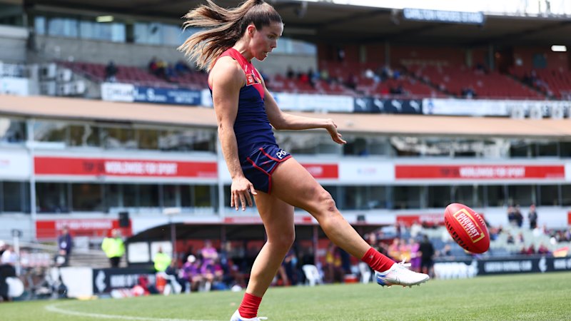 Melbourne Demons in Adelaide Crows se pomerita v polfinalu AFLW v Ikon Parku