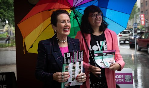 Sydney Lord Mayor Clover Moore and deputy mayor Jess Scully campaign at Potts Point.

