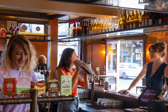 The Albion Hotel pours mostly Bodriggy beers.