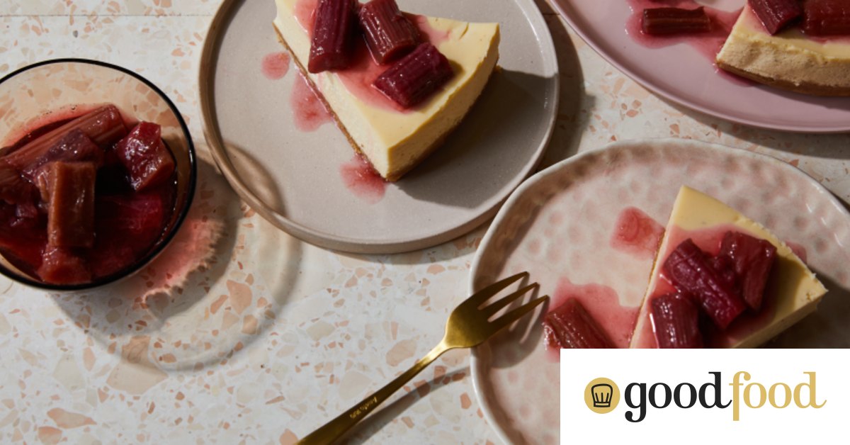 Sour cream baked cheesecake recipe plus how to stop a cheesecake cracking