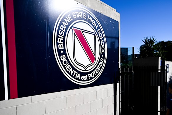 A Escola Secundária Estadual de Brisbane há muito procura investigar problemas de fraude nas matrículas.
