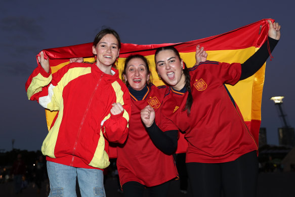 Spanish fans show their support prior to the FIFA Women’s World Cup Australia & New Zealand 2023 Final match between Spain and England at Stadium Australia on August 20, 2023 in Sydney / Gadigal, Australia. (Photo by Brendon Thorne/Getty Images )
