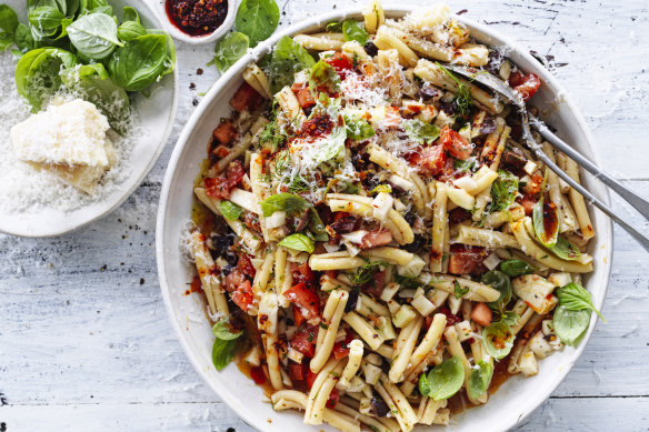 Strozzapreti with fennel, tomato 
and olive vinaigrette.