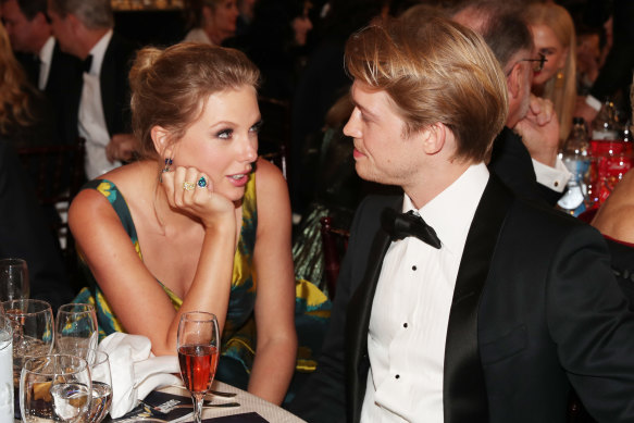 Taylor Swift and her then-boyfriend Joe Alwyn at the 2020 Golden Globes.