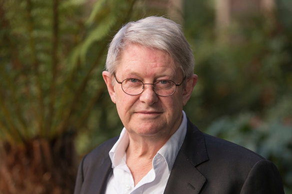 Australian National University economics professor Bruce Chapman, who designed the HECS system, has criticised a proposal to recover unpaid student loans from dead people. 
