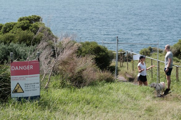 The Cliff Walk is now closed between Lancaster and Bulga roads at Dover Heights.