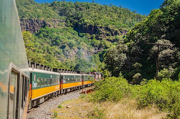 Meksika'nın Bakır Kanyonu üzerinden yapılan El Chepe servisi yapılacaklar listesine layık bir tren yolculuğudur.