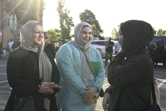 Jasmina Polimak, Tuba Kaya and Zeliha Kaya at the vigil in Broadmeadows.