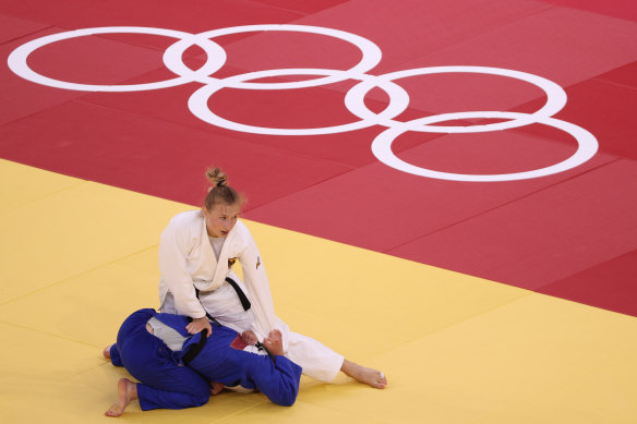 Martyna Trajdos (in white) lost the bout.