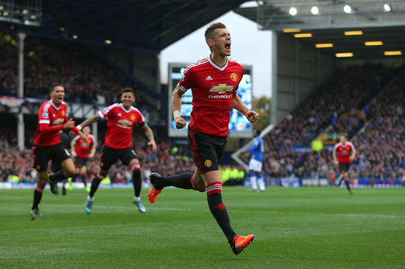 If Morgan Schneiderlin had his time again, he would have probably chosen Tottenham Hotspur over Manchester United.