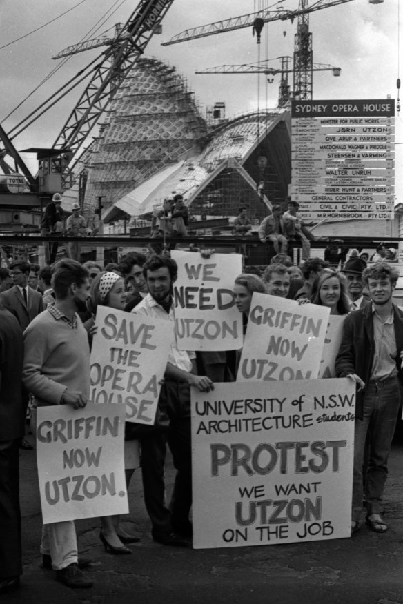 Student protesters march from Sydney Opera House to Parliament House in March 1966 after the resignation of architect Jørn Utzon.