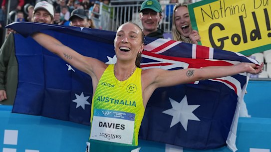Australia’s Rose Davies celebrates after winning the women’s 5000m final.