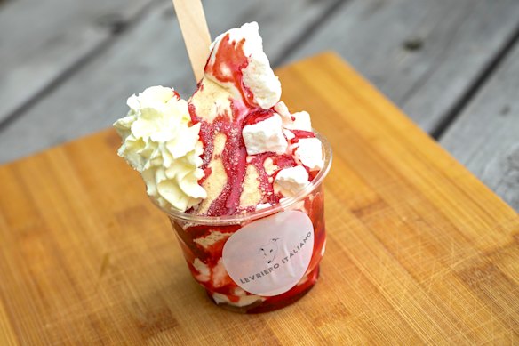 Fragola (strawberry) biscotti gelato with meringue and crumbled shortbread.