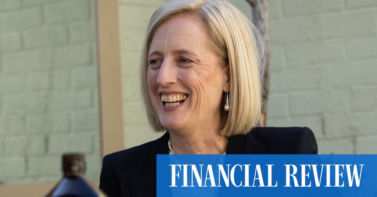 Election 2022: Labor's Katy Gallagher says she is ready to become finance minister. Here's how the unassuming politician gets treated like a rock star. - Vimarsana News