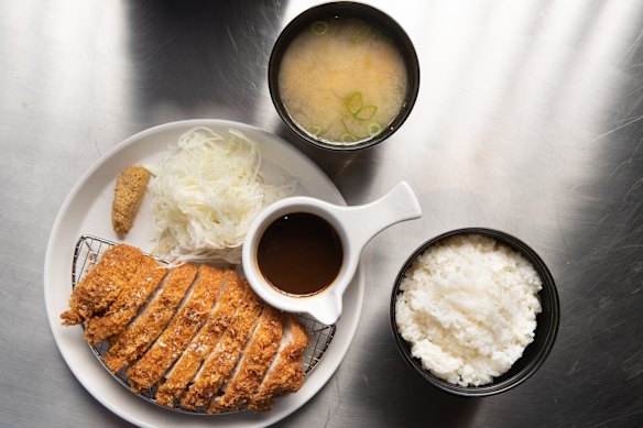 Suupaa’s pork tonkatsu.