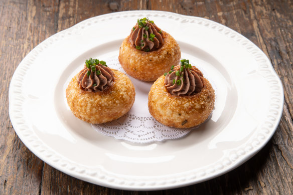 Rosemary buns with duck liver parfait.