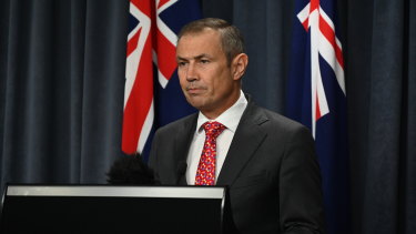 Covid 19 Does Not Respect Celebrations Wa Slams Shut Border With Victoria On New Year S Eve