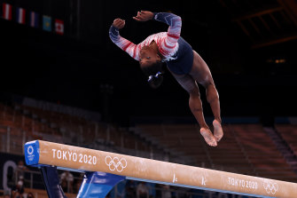 Biles performed strongly on her return to competition on the balance beam. 
