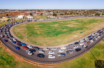 COVID-19 testing queues at Dubbo Showground yesterday.
