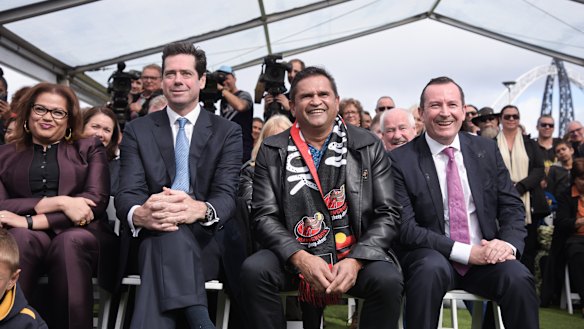 AFL Chief Executive Officer Gillon McLachlan, former St Kilda player Nicky Winmar and WA Premier Mark McGowan during the unveiling ceremony. 