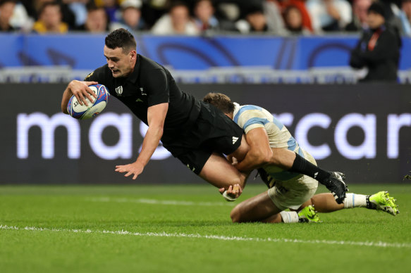 Will Jordan scores New Zealand’s seventh try