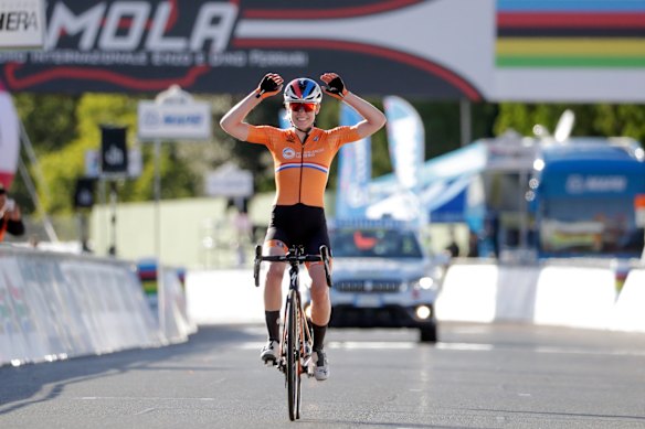 Anna van der Breggen celebrates her solo victory. 