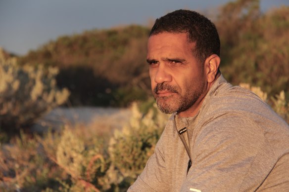 Ex-AFL footballer Michael O’Loughlin talks about racism and his background in <i>Warriors on the Field</i>.