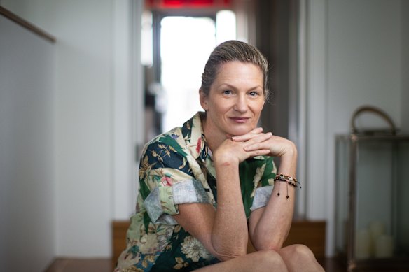 Peta Sitcheff was so attached to her phone that she came to dread hearing it ring. When she reached a point of acute burnout, she knew she needed an intervention. 