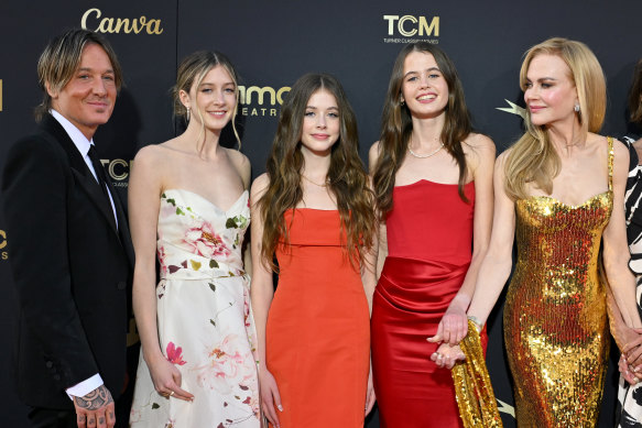 Urban with Nicole Kidman (at right), and (from left) their daughters Sunday Rose and Faith Margaret and her niece Sybella Hawley.