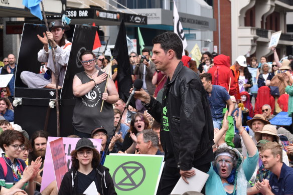 Former WA Greens senator Scott Ludlam addresses the Perth Extinction Rebellion crowd. 