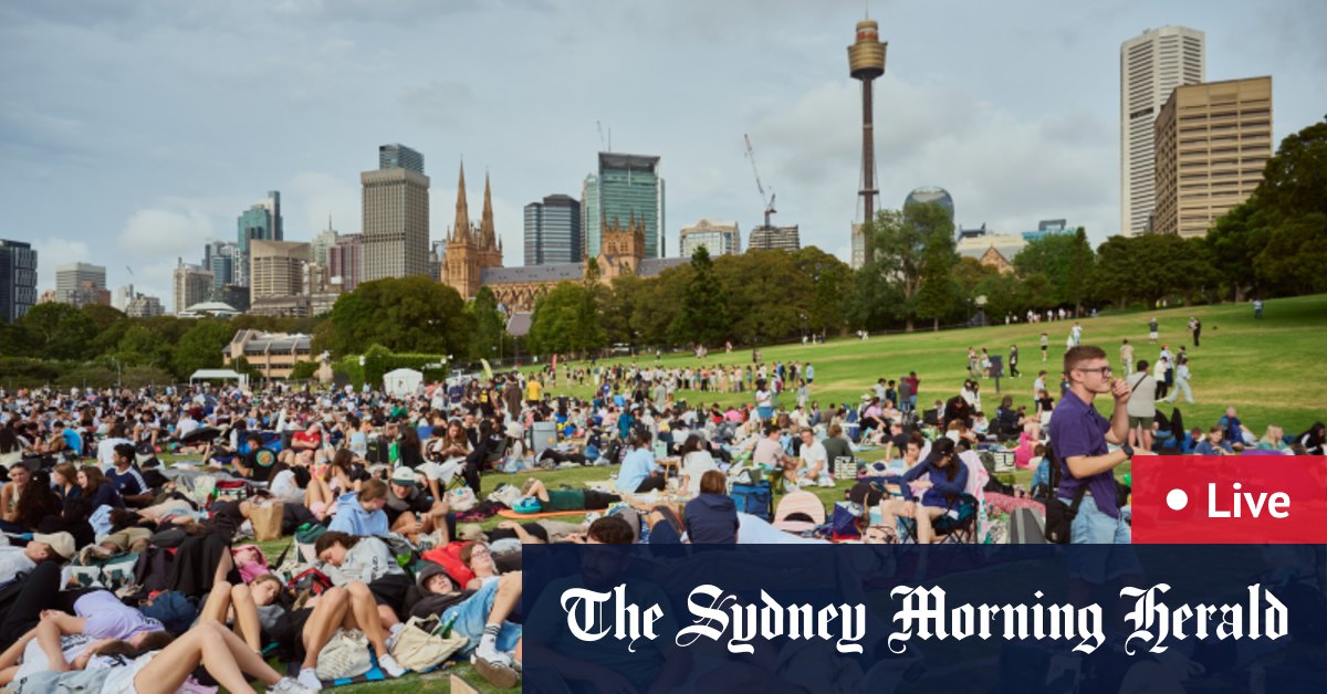 New Years Eve 2024 LIVE updates Australia awaits Sydney fireworks