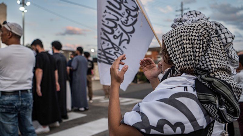 Peak Muslim body defends radical Islamist group as Labor pushes hate speech laws