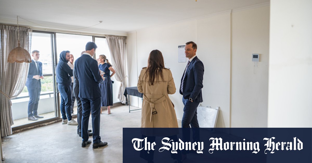 Sydney auctions: First home buying brothers buy gutted Rushcutters Bay unit for $1.67 million - Vimarsana News