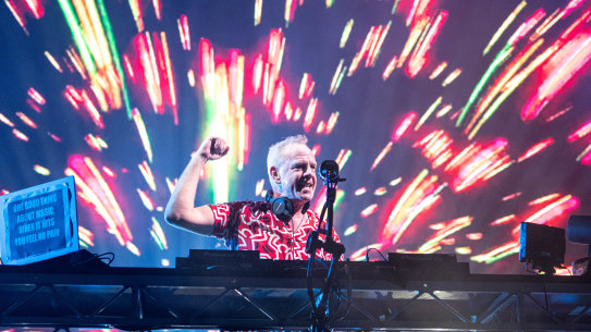 Fatboy Slim’s set in Sydney made us feel like “Eat, Sleep, Rave, Repeat” would be a brilliant way to live.