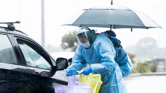 Drive-through COVID-19 testing clinic has been set up at Heffron Park Maroubra. Testing numbers have increased since the latest outbreak in the Eastern Suburbs. Maroubra, June 29, 2021. Photo: Rhett Wyman/SMH