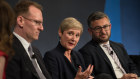 Joanne Spillane, Macquarie Group’s global head of private capital markets (centre), flanked by KKR APAC Infrastructure MD Andrew Jennings (l) and Clayton Utz corporate partner Samy Mansour (r). 