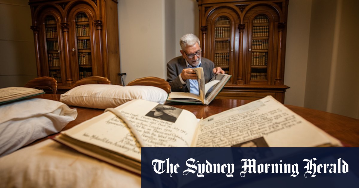 Barry Jones: State Library of Victoria acquires massive autograph collection - Vimarsana News
