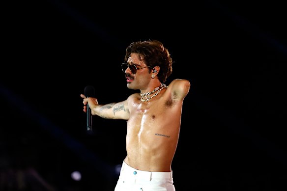 Singer Lucky Love performs.