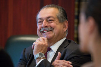 Corporate heavyweight Andrew Liveris backs carbon pricing as a way to lower emissions.