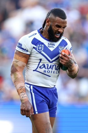 Josh Addo-Carr of the Bulldogs leaves the field at half-time.