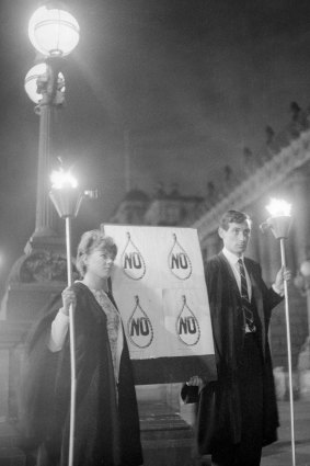 Patricia Maxwell, 21, of Burnley and Geoff  Eames, 21,  of Blackburn begin a  vigil outside Parliament House in protest against the execution of Ronald Ryan.  