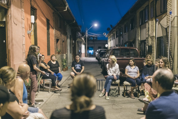 After the social uprising in Chile, neighbours got to know each other and organised activities together, like people from "Pasaje Emilio", an alleyway in the heart of the city.