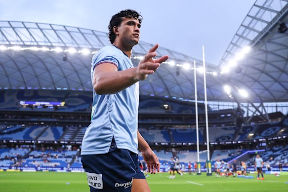 Joseph-Aukuso Suaalii during the Waratahs warm-up, prior to his injury.