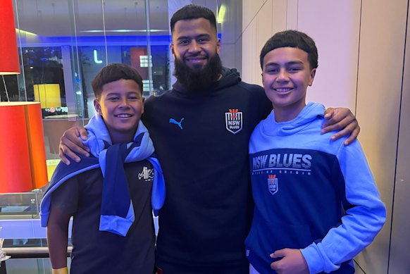Payne Haas with his brothers and geejay.