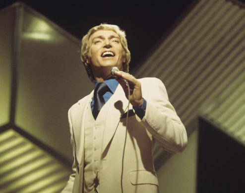 Singer Frank Ifield performing on television in the 1970s.