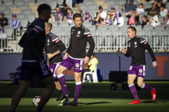 Dino Djulbic of the Glory warms up before the 2019 A-League grand final.