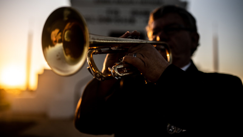 Anzac Day 2021 What S Open What S Closed Trading Hours Public Transport Dawn Services And Two Up