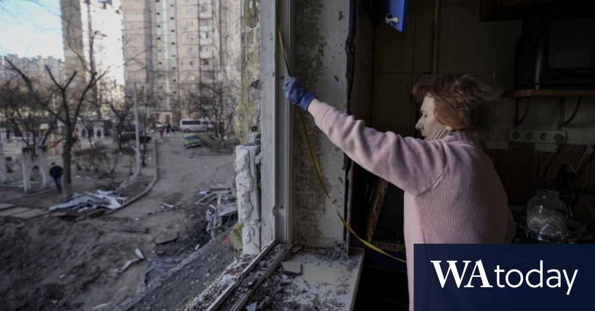 Russian forces seize convoy as Chernobyl lab destroyed