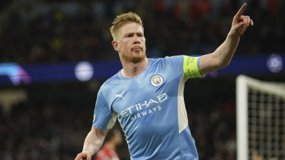 KDB gives City slim lead, Liverpool beat Benfica in Champions League